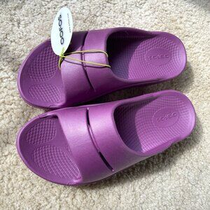 Size 8 Oofos - Women's Ooahh Slide Sandal - Plum